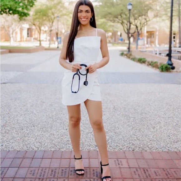 NWT Lulu’s Drinks On Me White Sleeveless Pleated Bodycon Dress - Picture 6 of 10